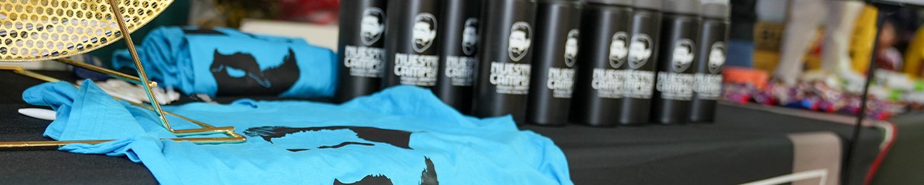 Botellas con branding de Nuestro Campeón